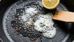 Vanhat kattilat kiiltävät kuin uudet: muista tämä nopea keino karstan poistamiseen