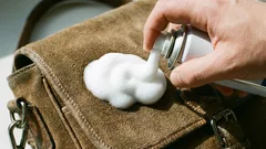 5 asiaa, joita ei ehkä tiennyt voivansa puhdistaa partavaahtolla.