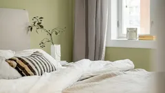  Miksi sänkyä ei pidä sijoittaa pääty ikkunaa kohti: se aiheuttaa paitsi vetoa myös heikentää turvallisuuden tunnetta.