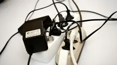 Se ei ole pesukone eikä vedenkeitin. Asiantuntijat ovat selvittäneet, mikä kodinkone kuluttaa eniten sähköä. Miten säästää?