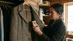 Miksi kokeneet kotirouvat laittavat saippuaa takkinsa taskuun: vaatteet kestävät pidempään