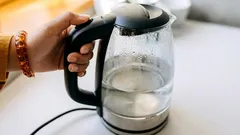 Miksi vettä ei pidä keittää kahdesti: painava syy